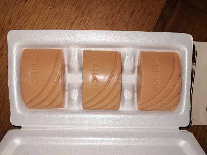 Lot de 3 savons Avon Soft Musk - Neuf sous emballage - photo numéro 3