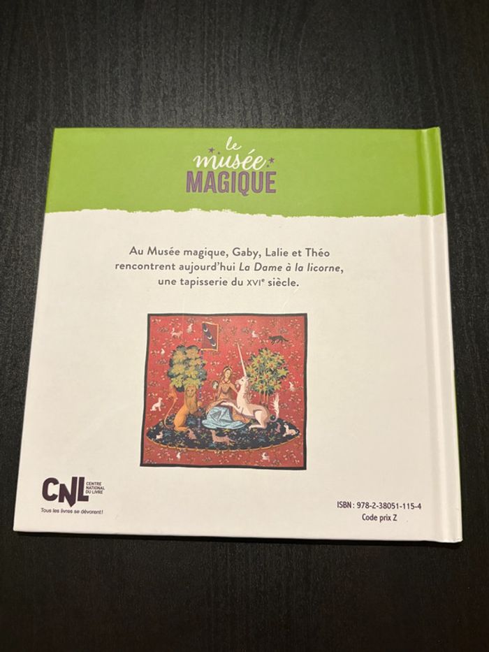 Livre Macdo -  La dame à la licorne - photo numéro 2