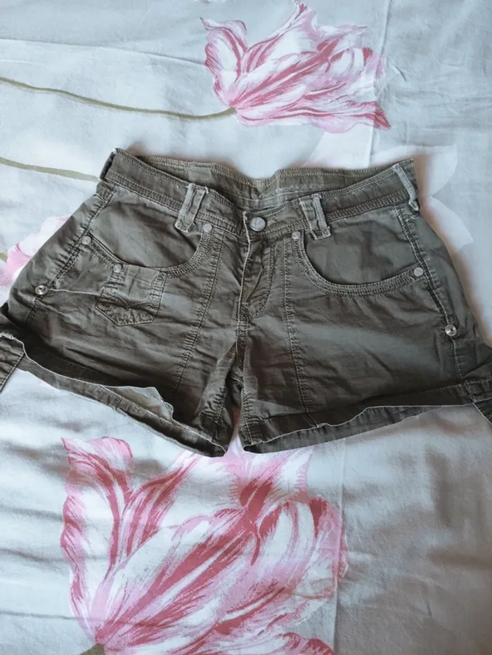 🌴 micro short kaki levi Strauss & co  vintage 🐍 - photo numéro 2