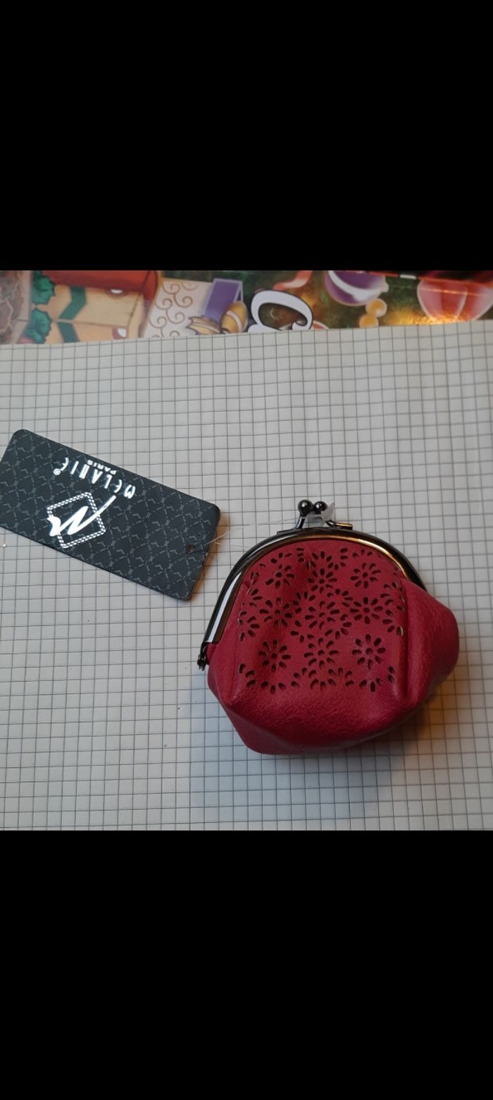 Porte monnaie en cuir rose rouge