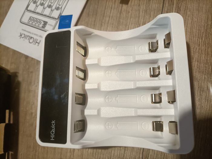 Chargeur pour pile rechargeable Neuf - photo numéro 6