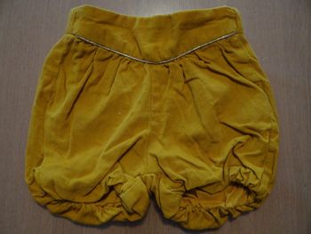 Short bébé fille velours jaune moutarde. taille 18 mois. Kiabi.