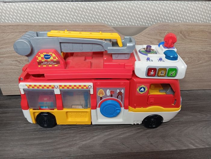 Camion caserne de pompiers - photo numéro 8