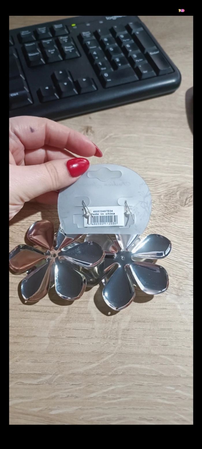 Boucle d'oreille fleur - photo numéro 2