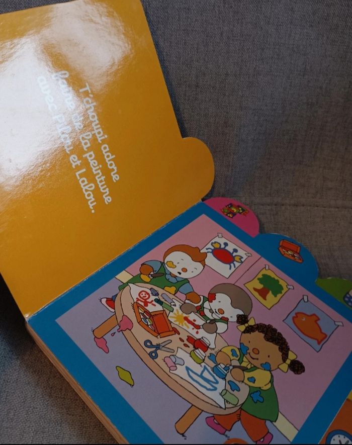 Livre sonore a la crèche avec T'choupi (piles neuves ) - photo numéro 4