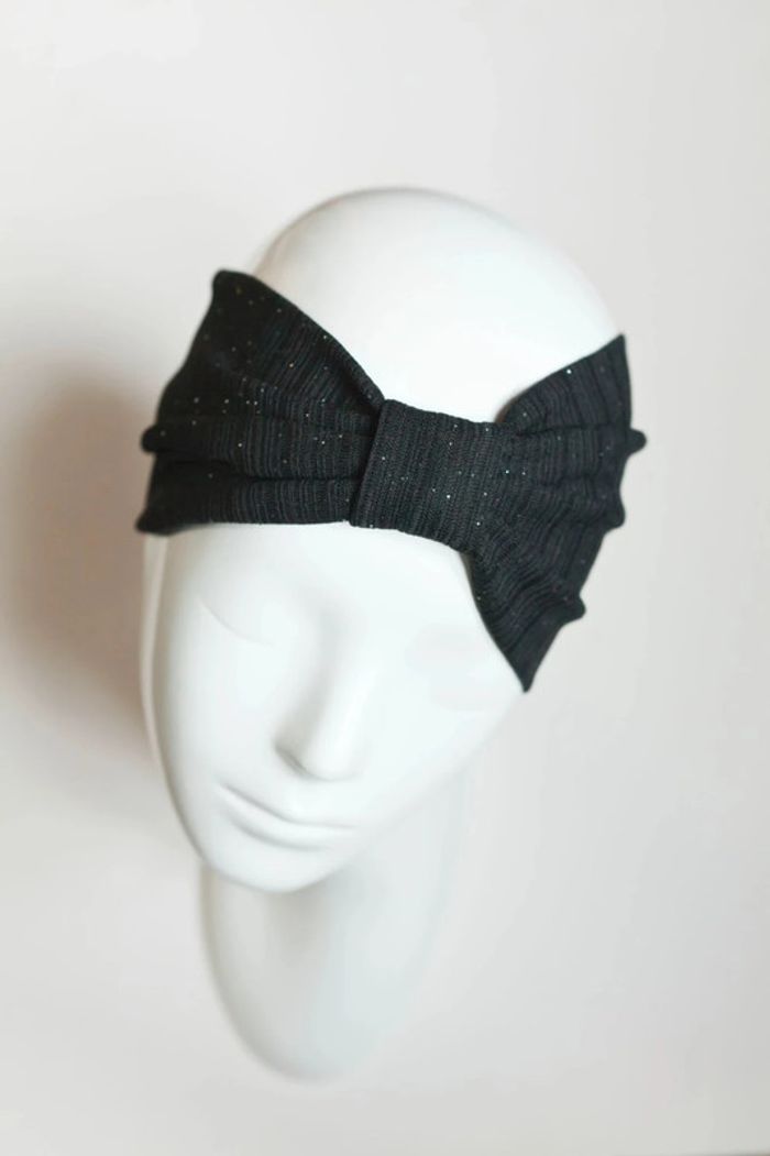 Bandeau fin noir à pellettes