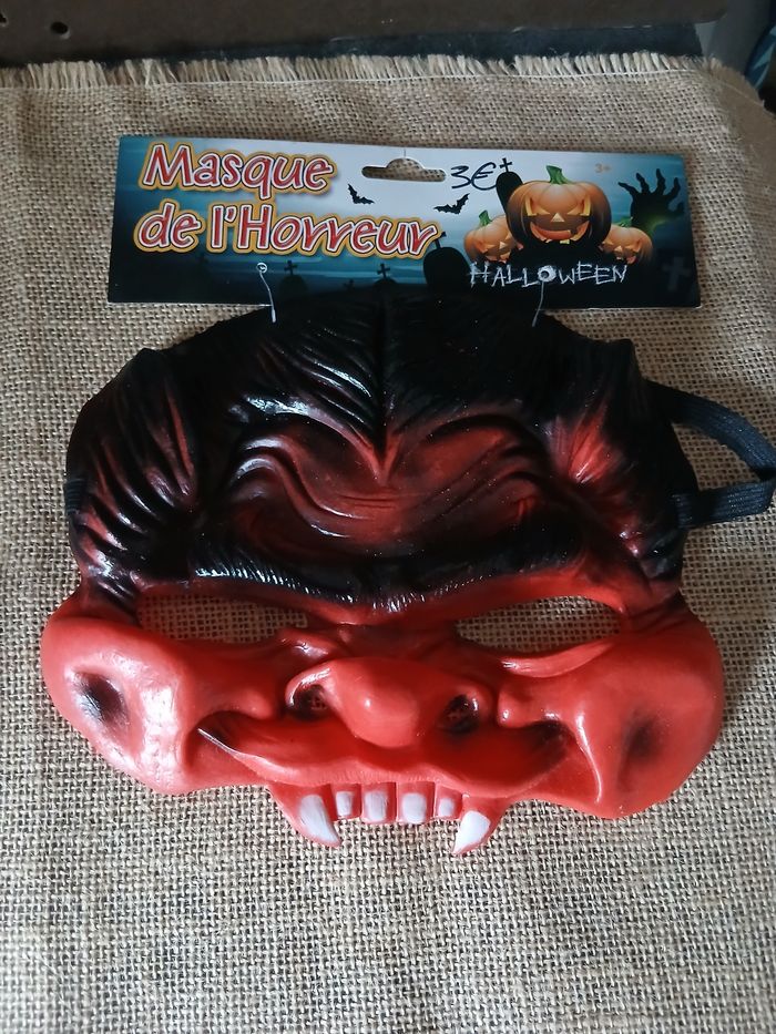 Lot de deux demi masques d’halloween en silicone - photo numéro 3