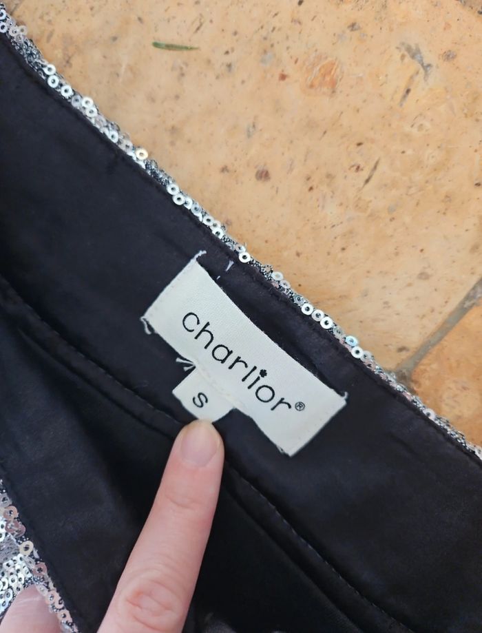 Jupe longue 
Remplie de sequins argentés - photo numéro 5