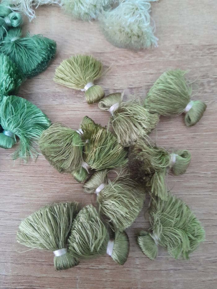 Lot de 50 pompons vert pour création de bijoux lot numéro 5 - photo numéro 7