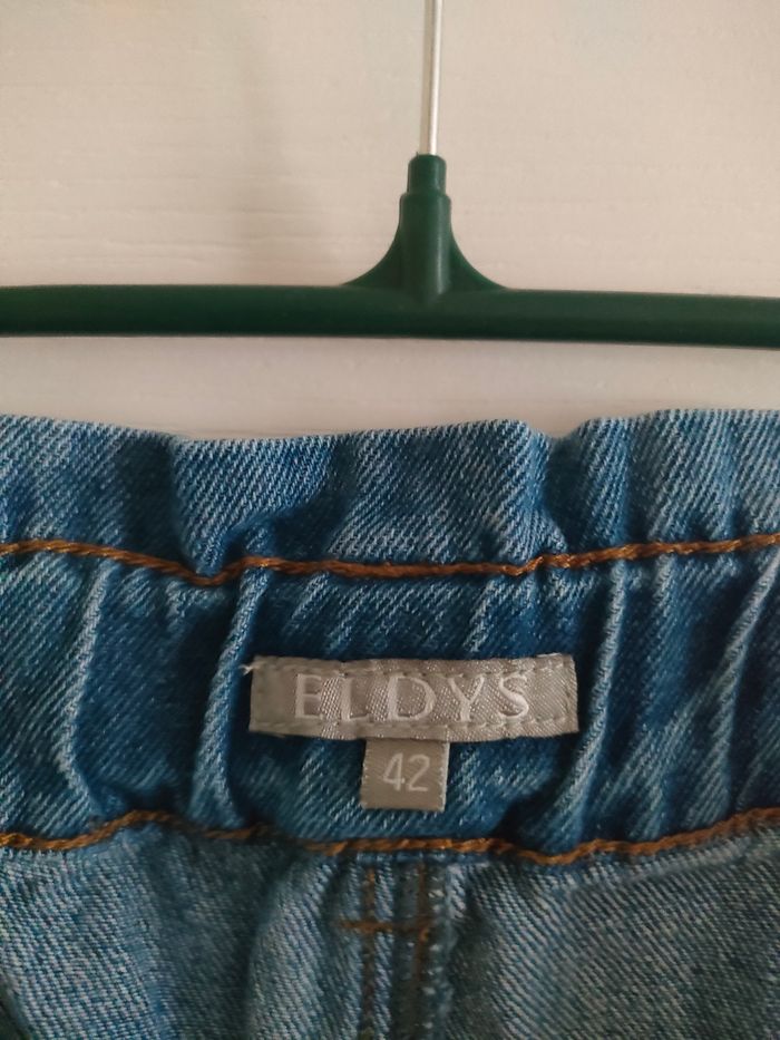 Jeans femme taille 42 en très bon état - photo numéro 3