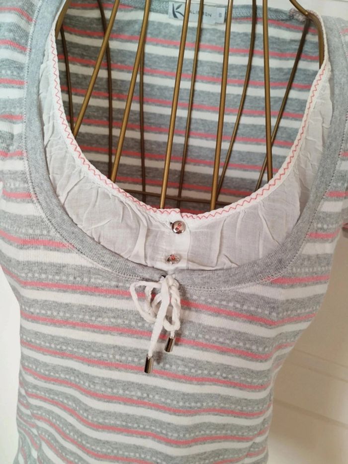 Tee-shirt femme rayé gris blanc rose – Taille S – Très bon état - photo numéro 2