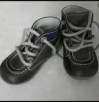 Chaussures bottillons cuir kickers bonbon pointure 20 à lacets Très bon état·Kickers