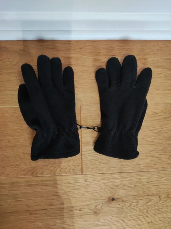 Gants noirs enfant - 2 à 4 ans - très bon état - photo numéro 6