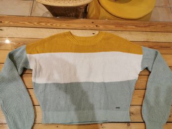 Pull crop top tricolore