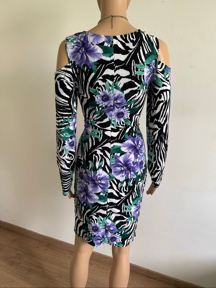 Robe imprimée avec épaules dénudées Bodyflirt taille 36/38 comme neuve - photo numéro 5