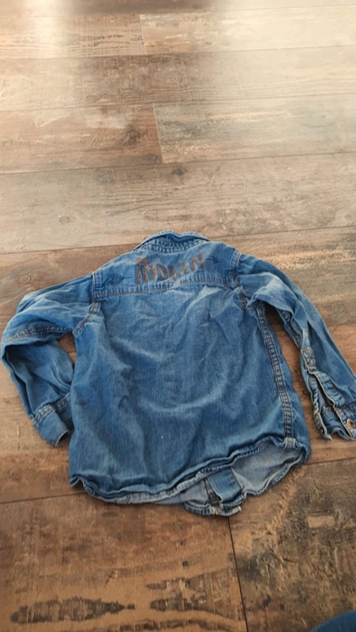 Chemise Vertbaudet 4 ans en très bon état - photo numéro 4