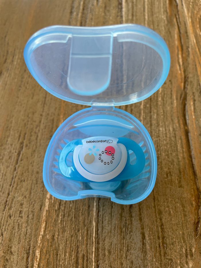 Boîte transport et stérilisation avec tétine neuve