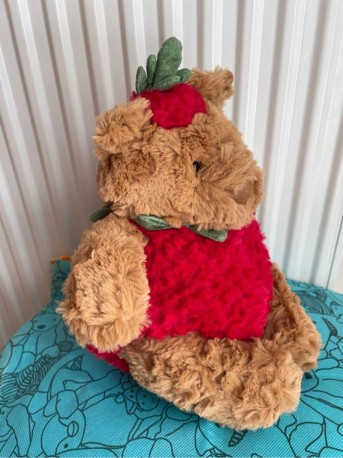 Peluche Jellycat Ours Bartholomew Fraise 🍓 - photo numéro 4
