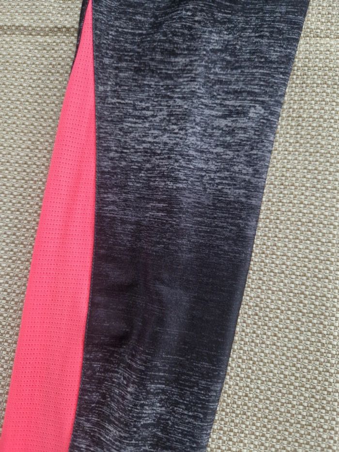 Lot de leggings et T-chirts. đ - photo numĂ©ro 14