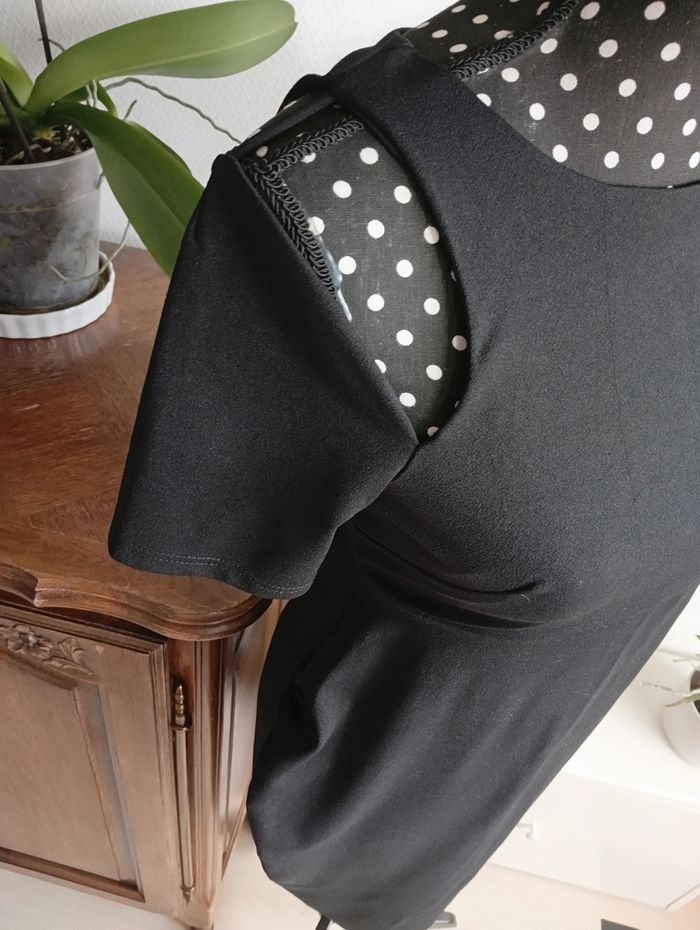 Robe noire mi-longue. Asos 34 - photo numéro 4