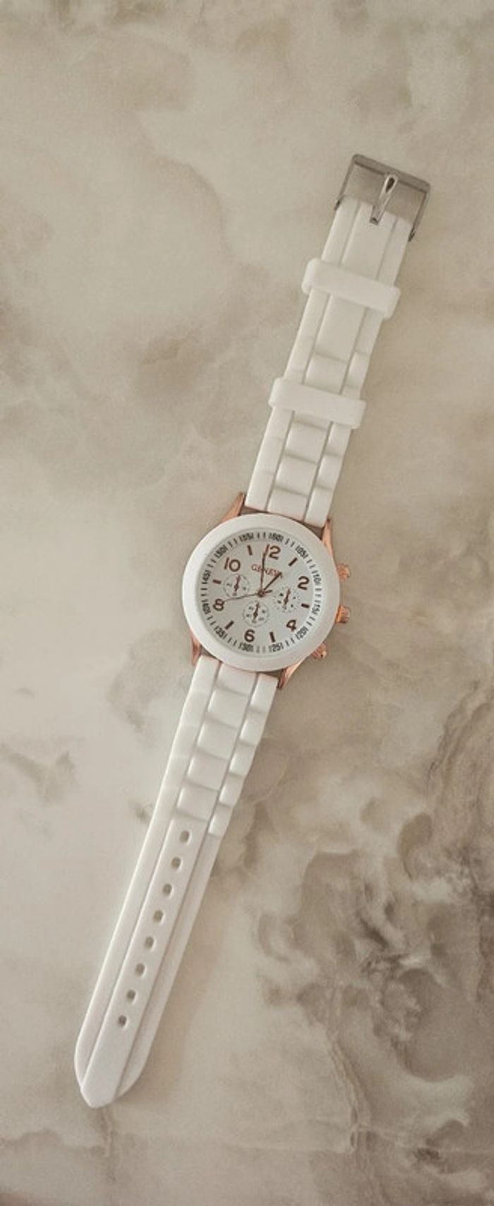 Montre blanche - photo numéro 2