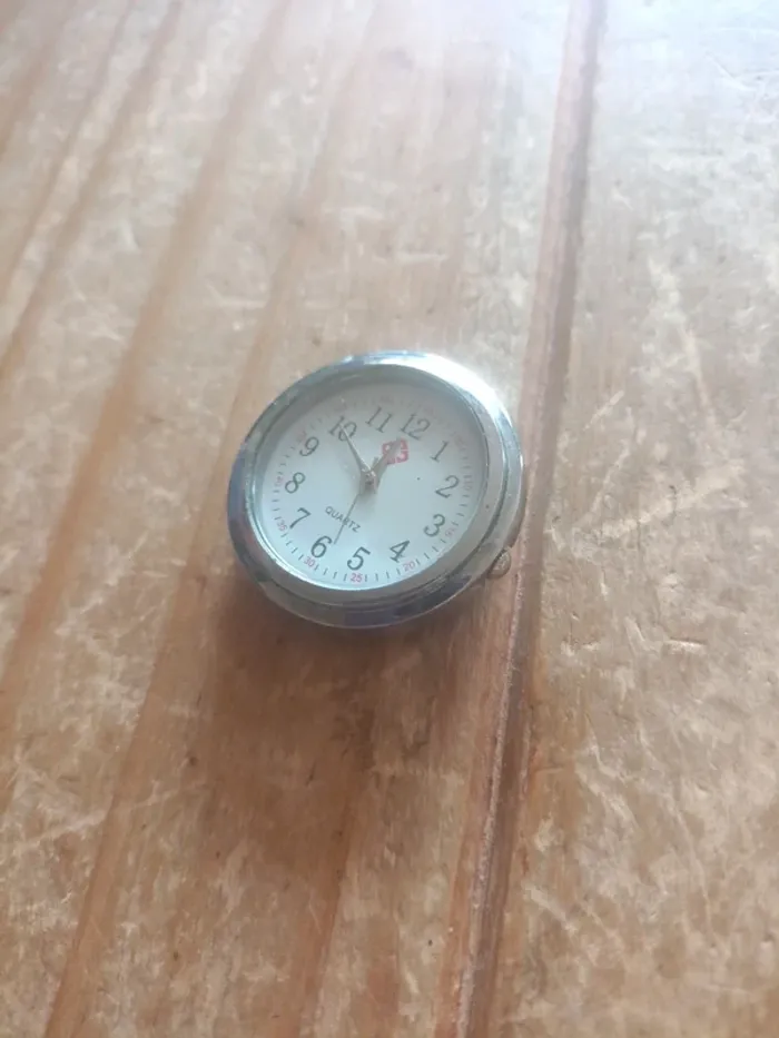 Montre pour infirmière - photo numéro 3