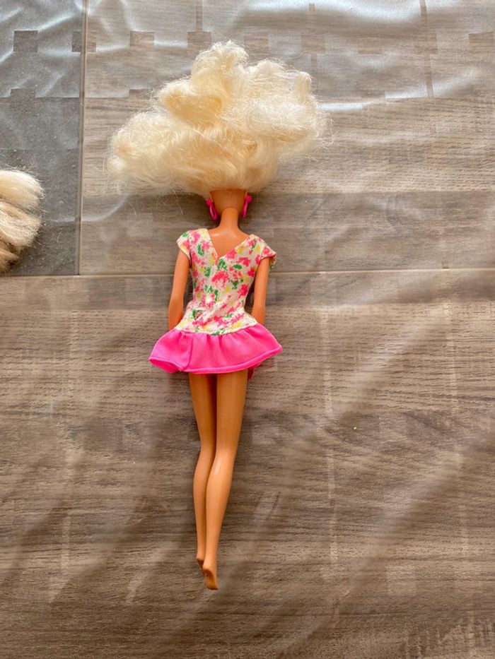 Barbie avec robe - photo numéro 2