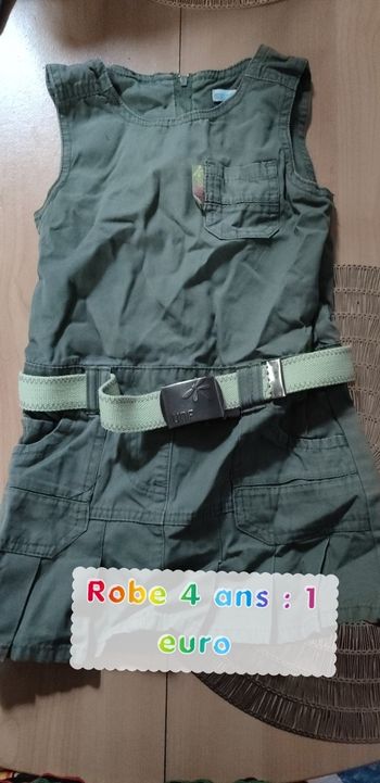 Robe 4 ans