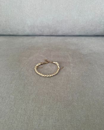 Bracelet tressé avec lignes boules dorées