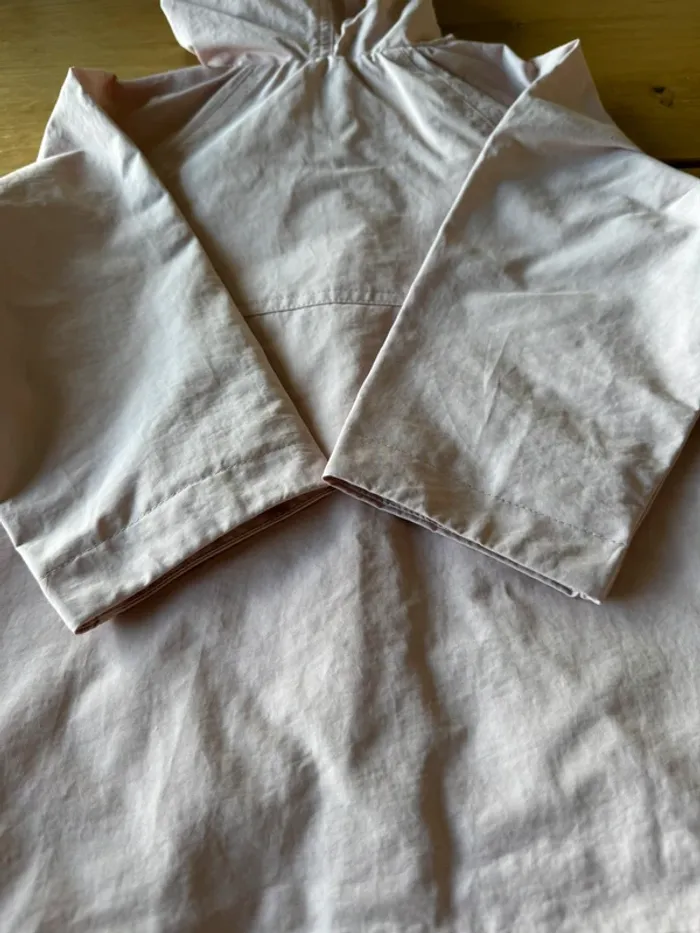 Veste à capuche / coupe-vent rose pâle NEUVE - Taille 4 Ans - photo numéro 10