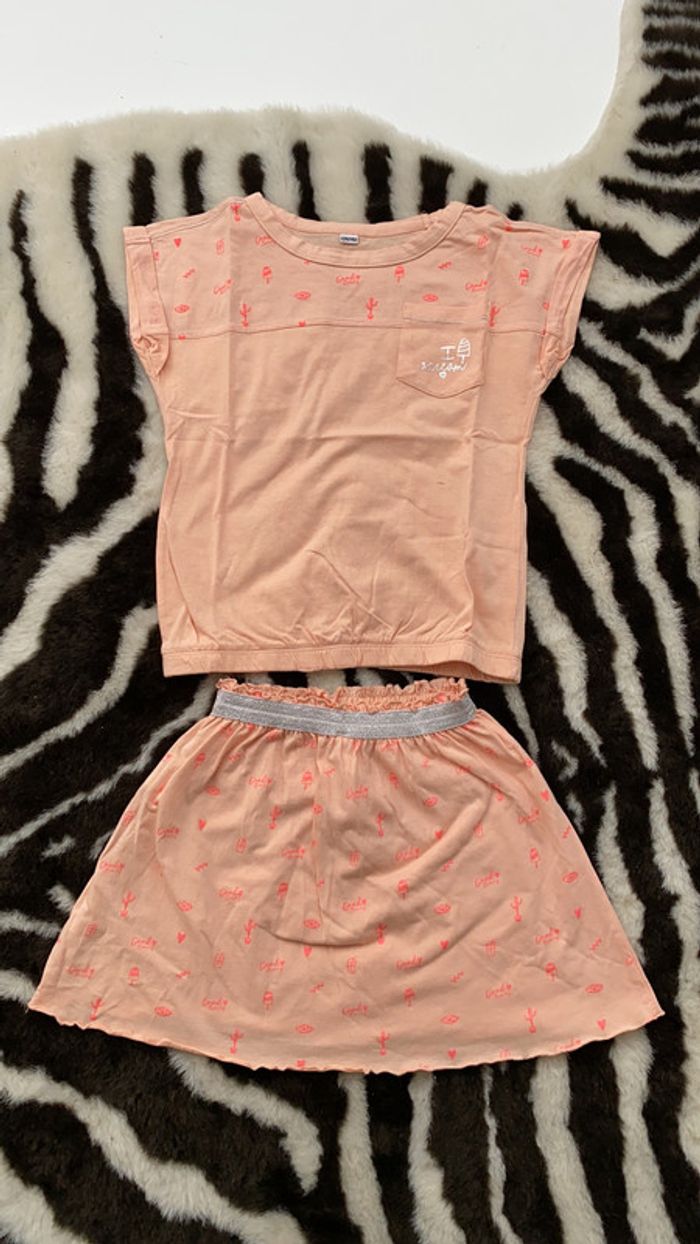 Ensemble t-shirt/jupe 134/140