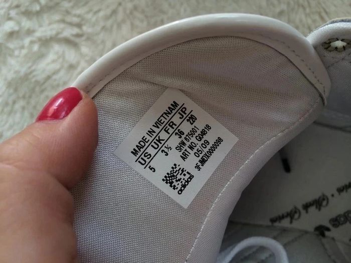 Baskets adidas neuves taille 36 - photo numéro 4