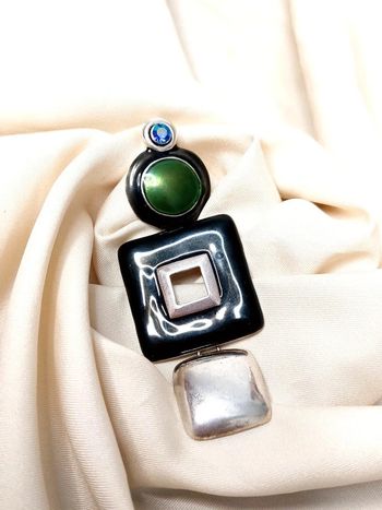 Magnifique pendentif forme géométrique