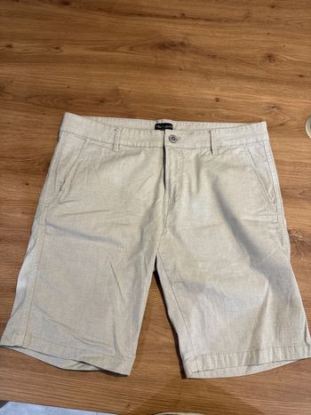 Short chino