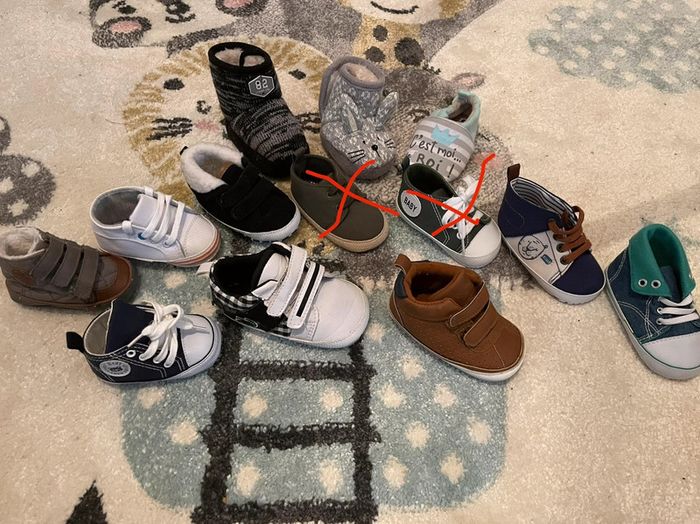 Lot de chaussures / chaussons bébé garçons