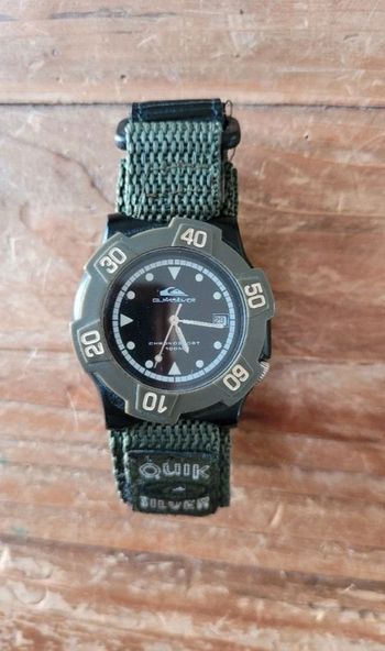 Vends montre quicksilver 90s