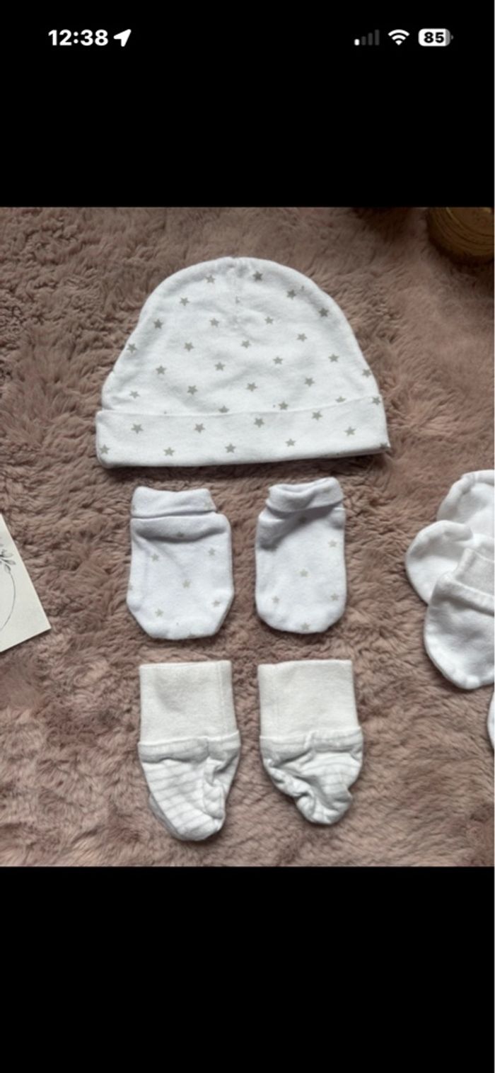 Lot naissance bonnet + 5 paires moufles 0 mois 🤍 indispensables maternité - photo numéro 2