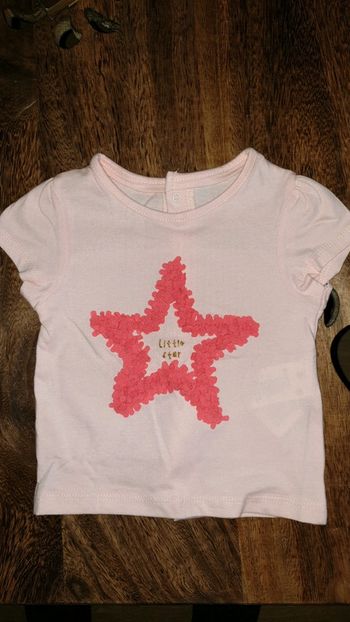 T-shirt manches courtes, neuf, 6 mois.