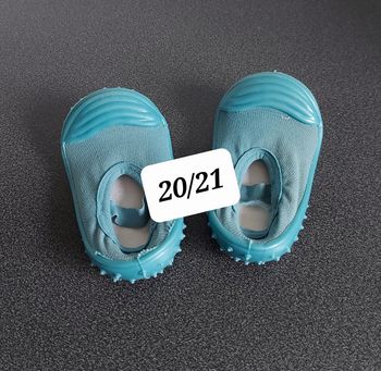 Tongs pour la piscine