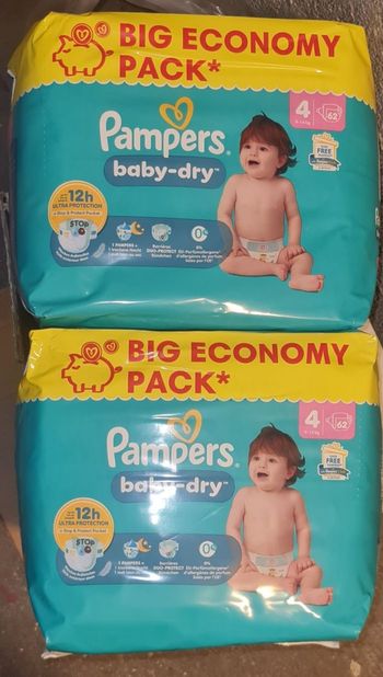 Lot de 2 cartons de couches pampers taille 4