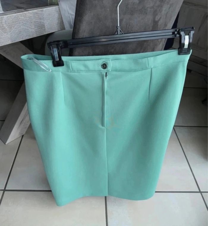Ensemble tailleur jupe et veste - photo numéro 4