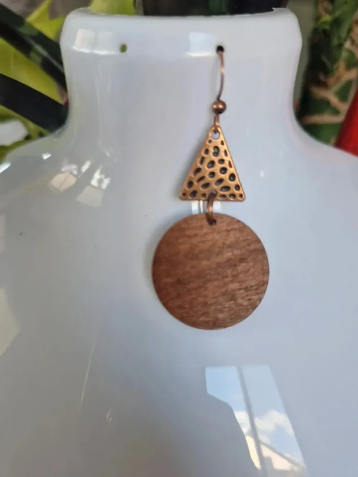 Boucles d'oreilles fantaisies couleur bronze et bois - photo numéro 3