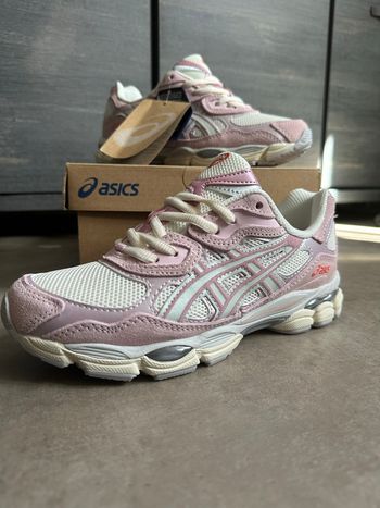 Asics gel NYC Rose taille 38