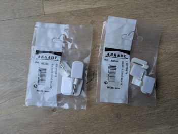 Lot de supports adhésifs pour tringle ( neufs )