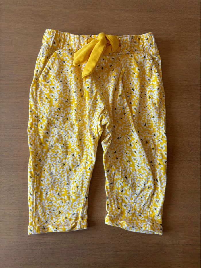 Pantalon jaune et blanc