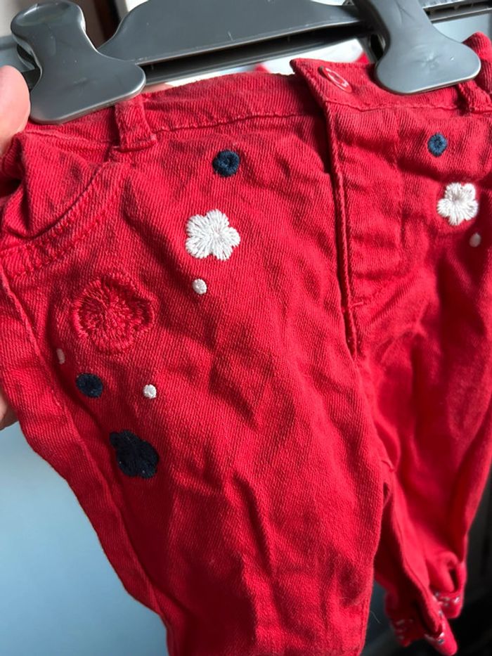 Ensemble rouge à fleurs,3 mois - photo numéro 7