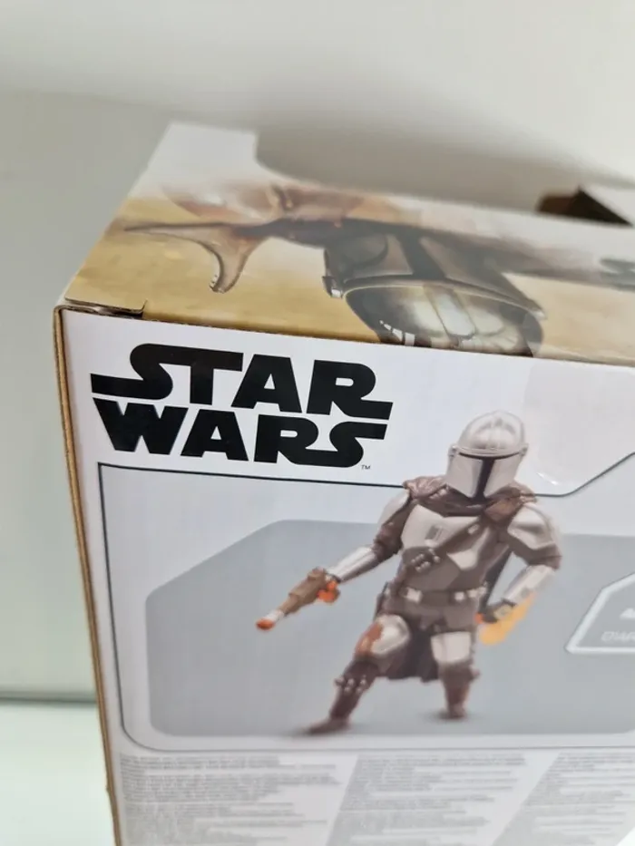 D237 Disney Store Figurine The Mandalorian articulée et parlante Nouveau - photo numéro 6