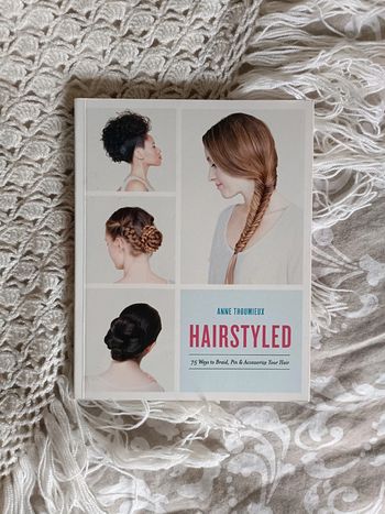 Livre hairstyled pour faire des coiffures