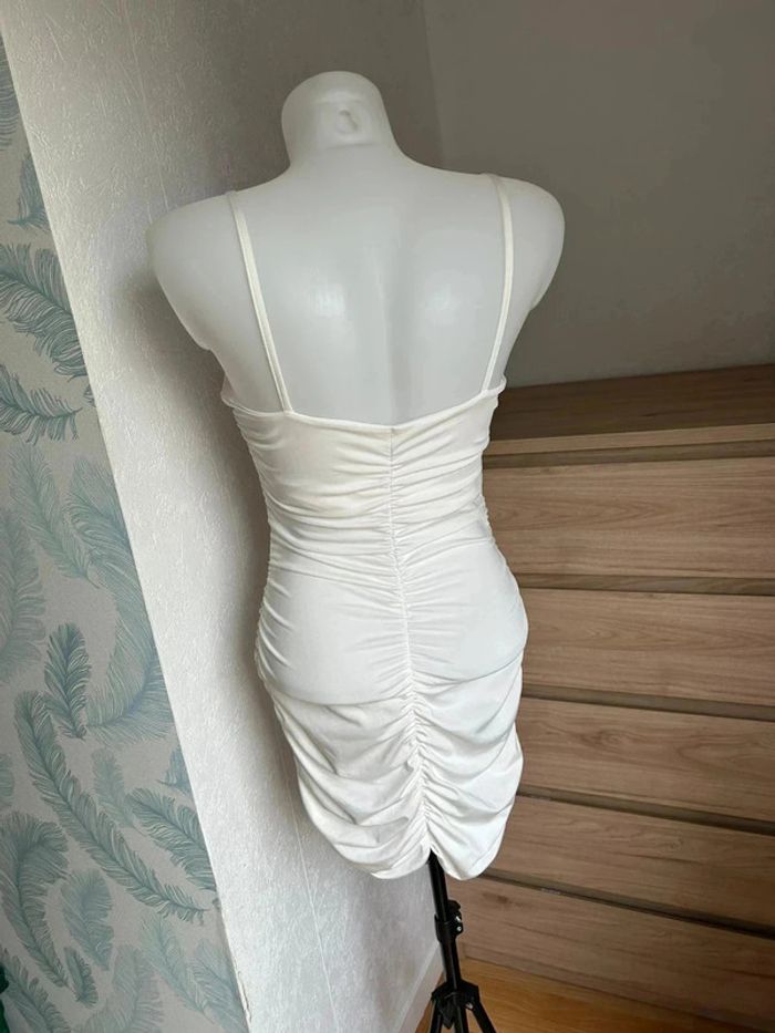 Robe moulante blanche sans manches– Taille S – Boutique bohème - photo numéro 3