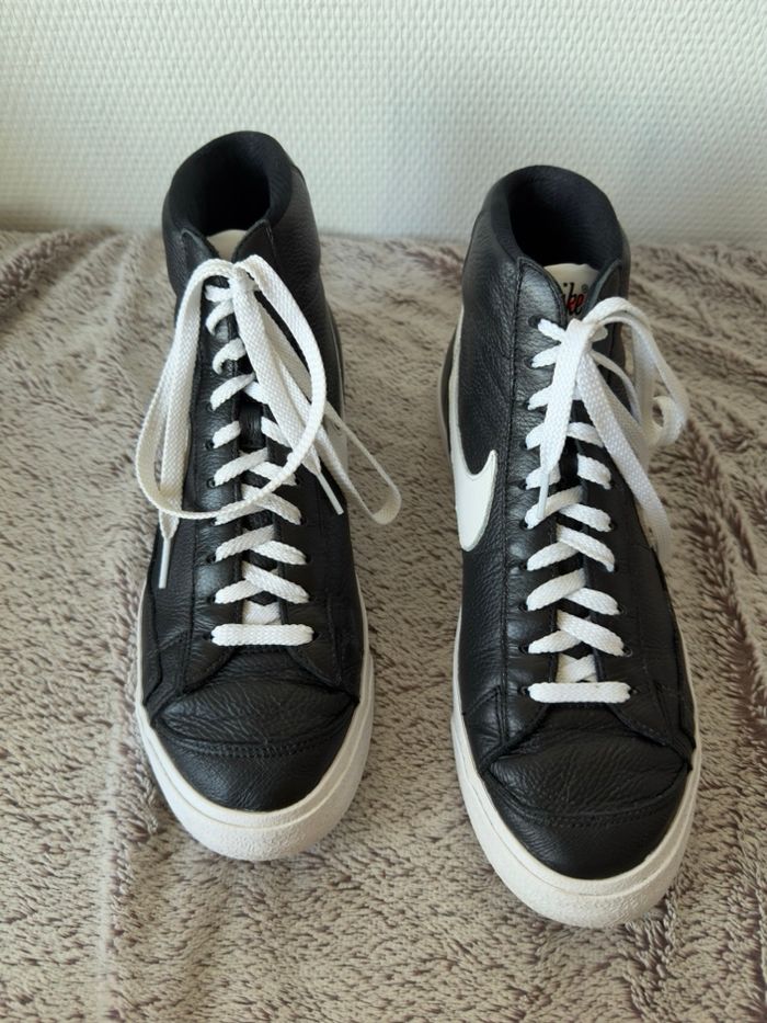 Basket modèle Blazer noir et blanc pointure 43 - Nike - photo numéro 4